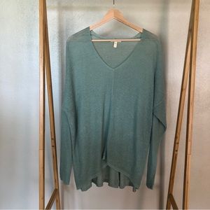 EILEEN FISHER ORGANIC LINEN V-NECK SWEATER. LIKE NEW CONDITION. SIZE LARGE.